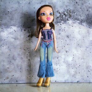 2001 MGA BRATZ DOLL "Yasmin Flower"